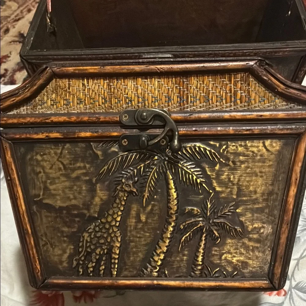 2 Decorative Giraffe and Palm Tree Wall Box with latch